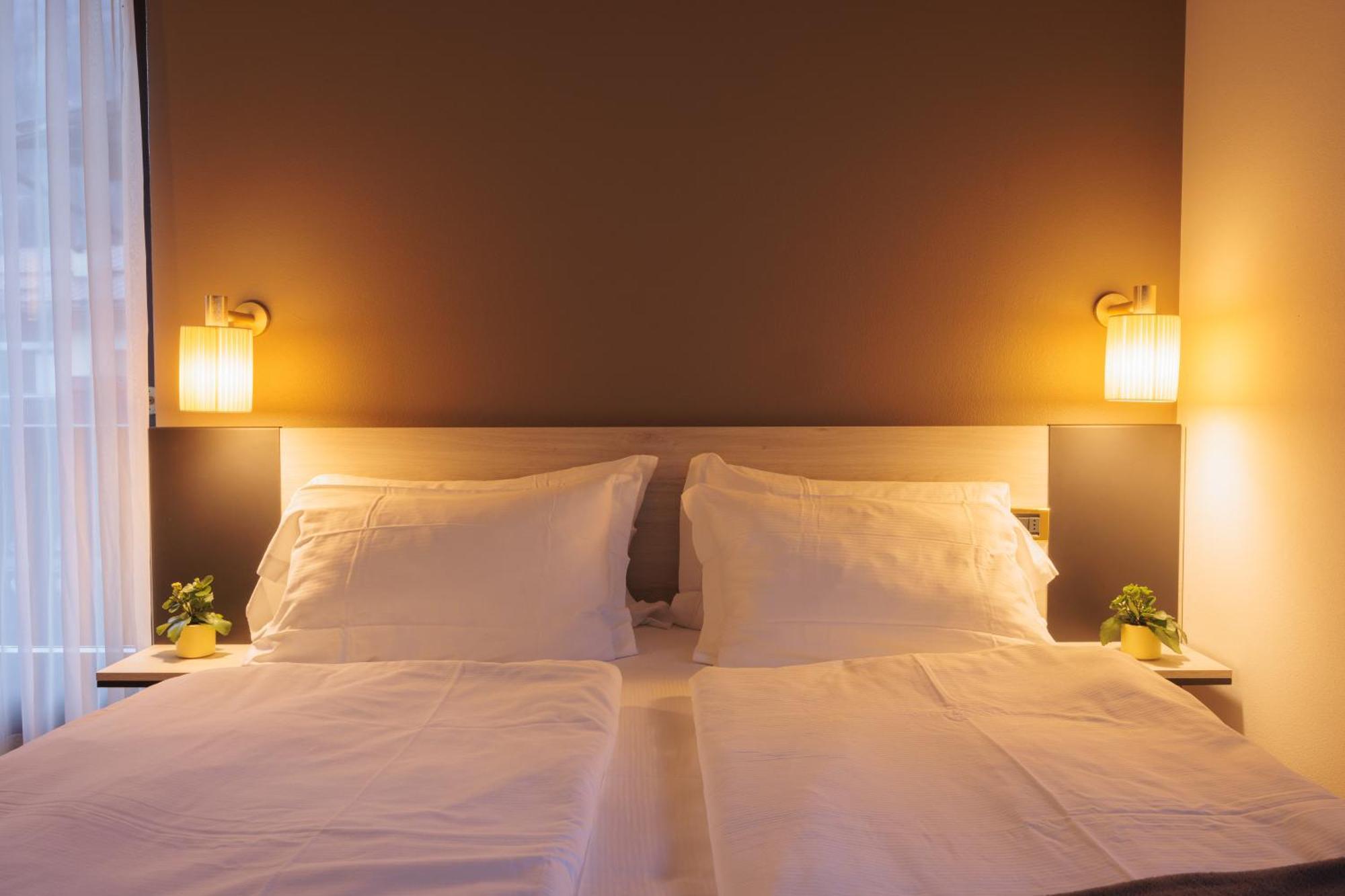 Hotel Binelli Пинцоло Екстериор снимка