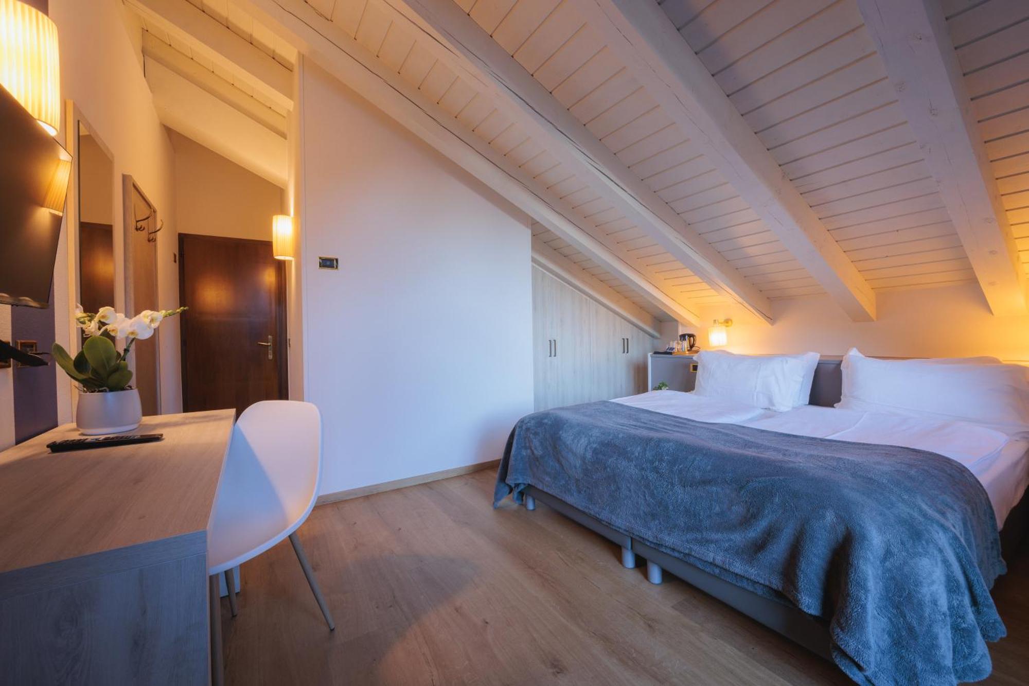 Hotel Binelli Пинцоло Екстериор снимка