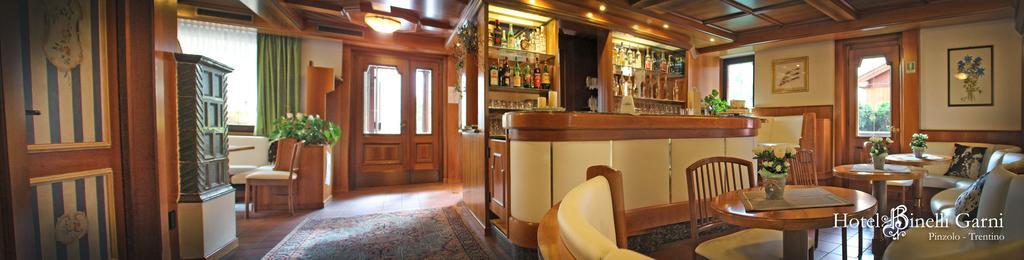 Hotel Binelli Пинцоло Екстериор снимка