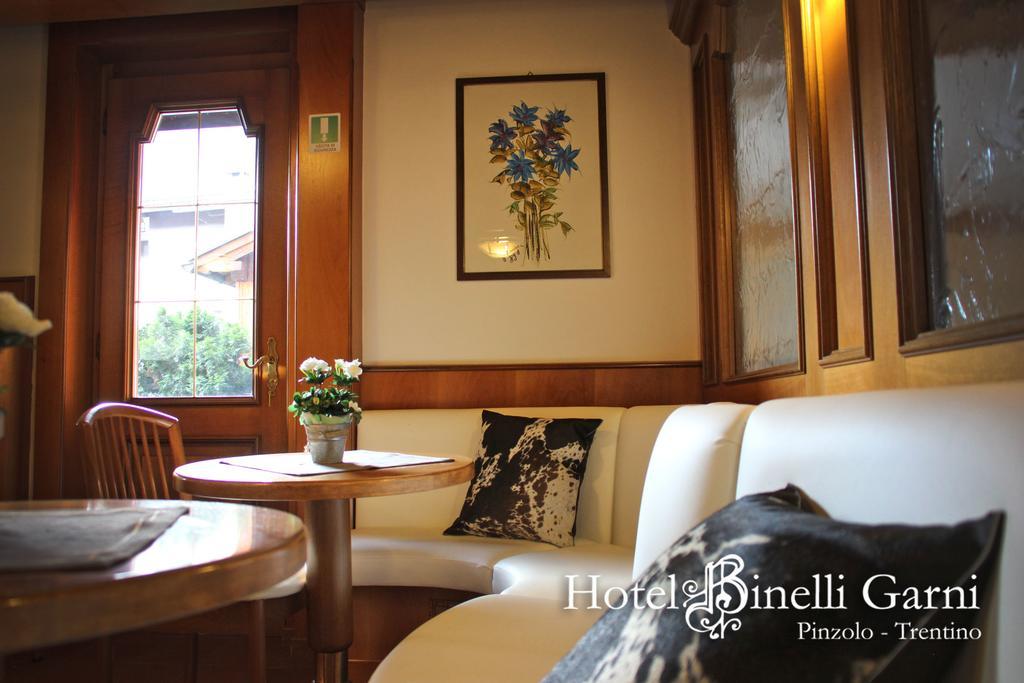 Hotel Binelli Пинцоло Екстериор снимка