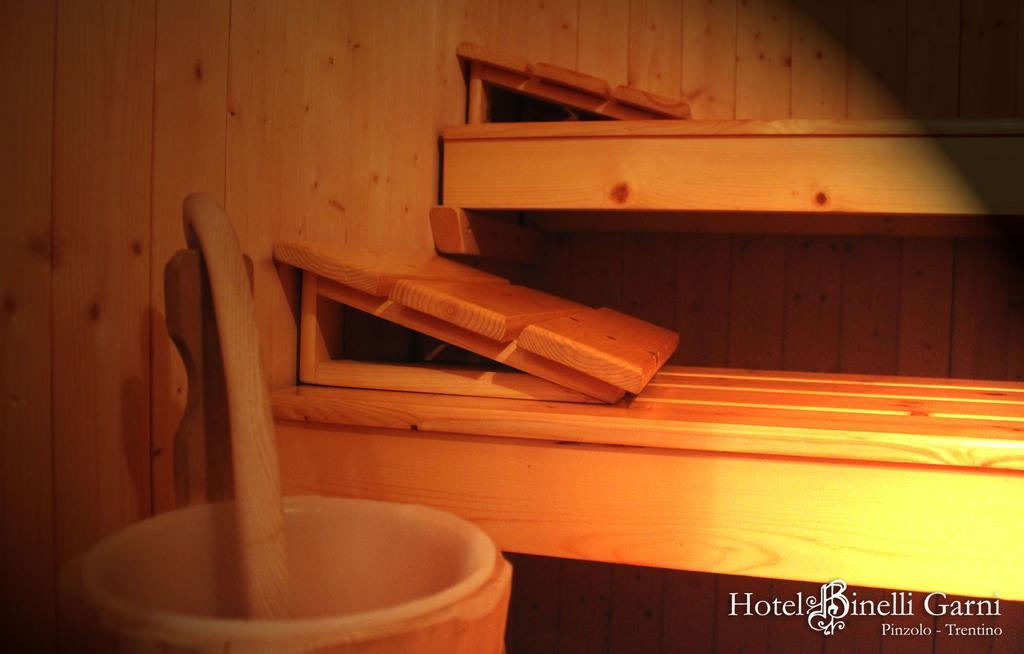 Hotel Binelli Пинцоло Екстериор снимка